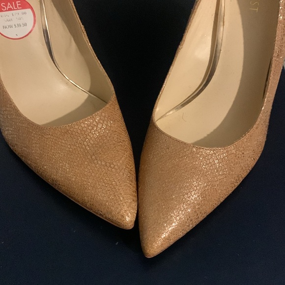 Gold Heels - Picture 7 of 8